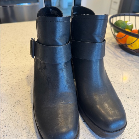 Korks Black Leather Ankle Boots size 9 EUC - Picture 2 of 10